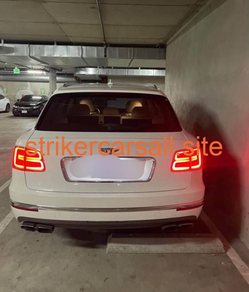 2019 Bentley Bentayga · V8 Sport/ Striker car