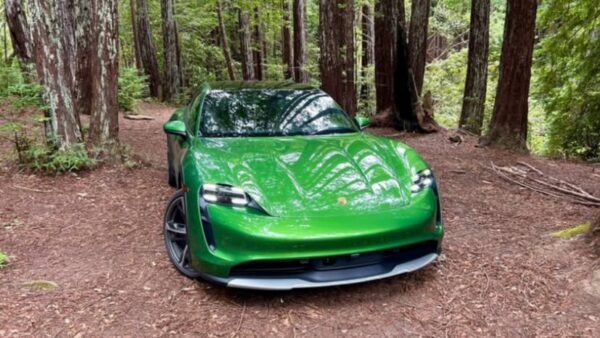 2021 Porsche Taycan 4 Cross Turismo/ Striker car - Image 3
