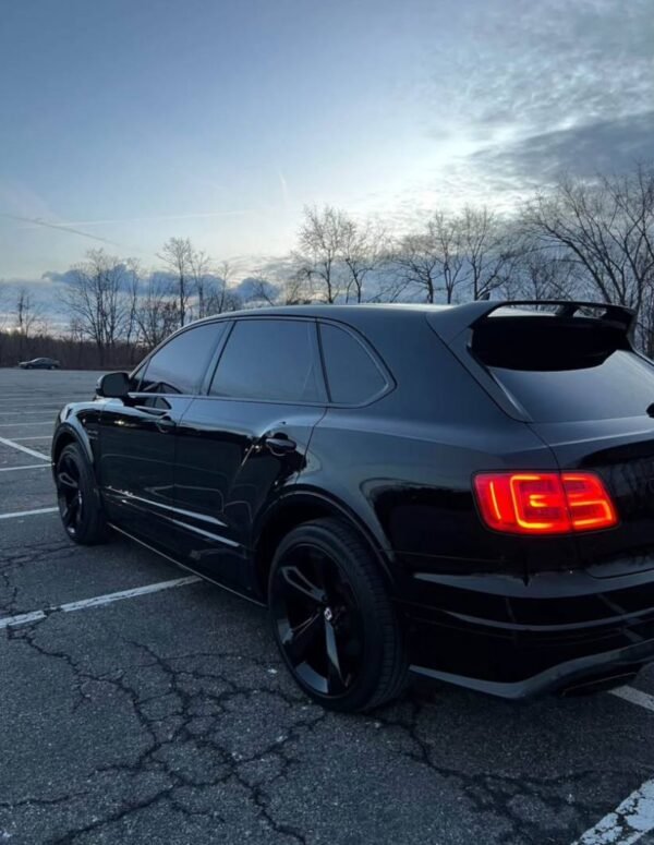 2018 Bentley Bentayga · Black Edition - Image 4