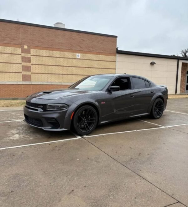 2017 Dodge Charger · R/T Scat Pack - Image 4