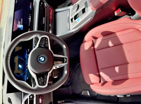 2025 BMW i4 · 40e - Image 4