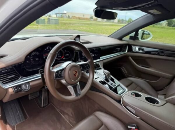 2020 Porsche Panamera 4S - Image 4
