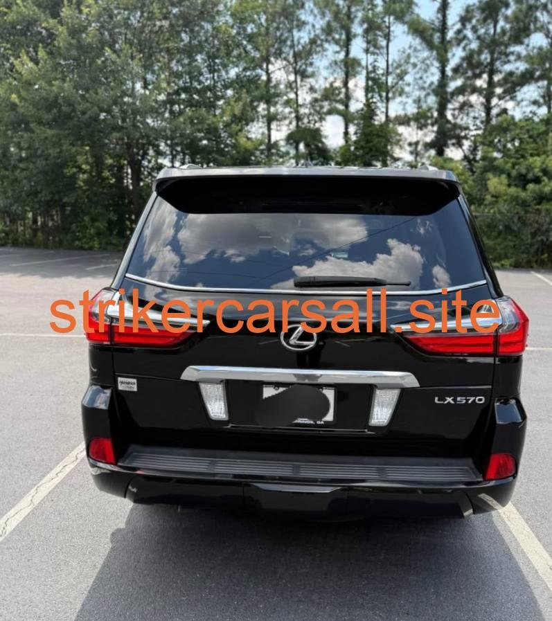 2017 Lexus LX 570 - Image 3