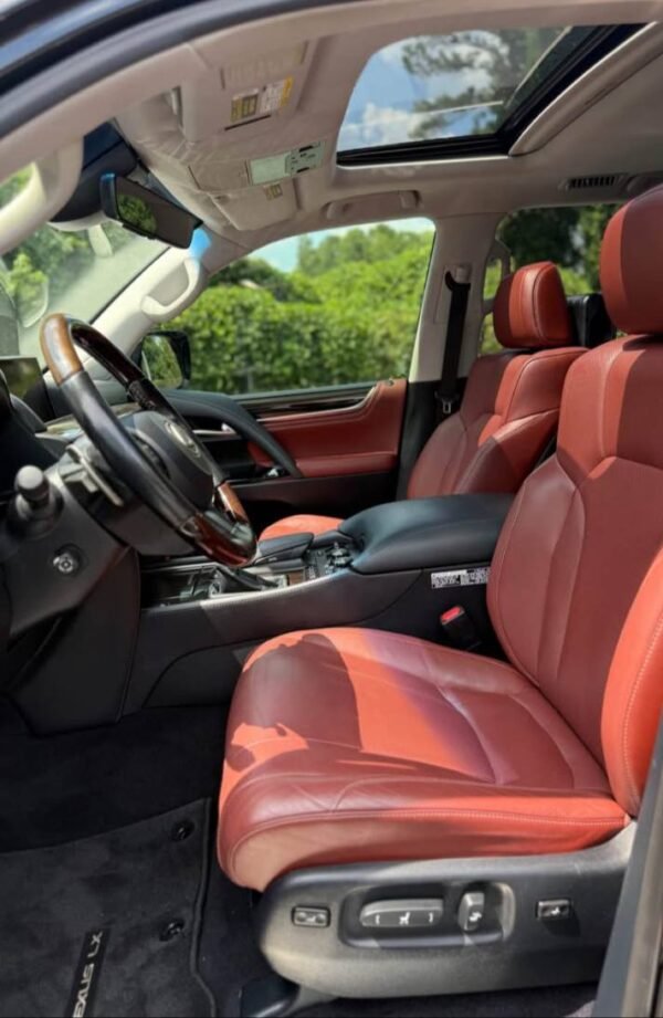 2017 Lexus LX 570 - Image 5