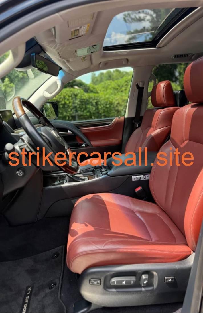 2017 Lexus LX 570 - Image 5