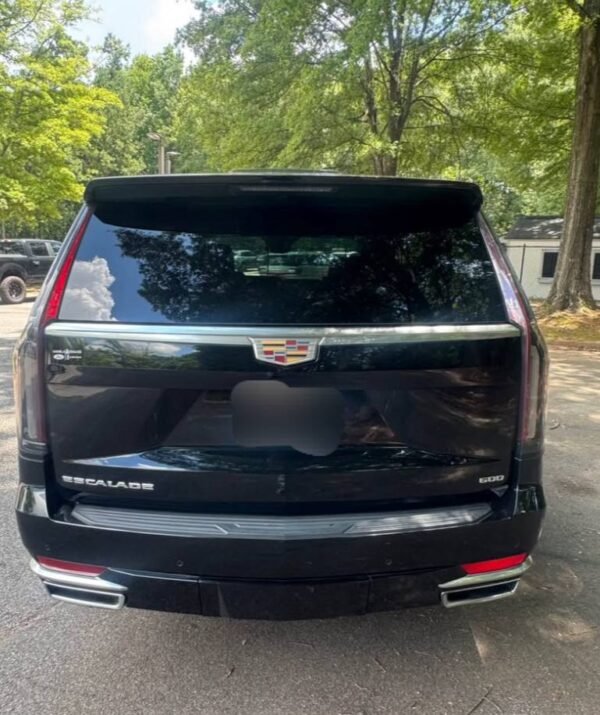 2021 Cadillac Escalade Premium Luxury - Image 4