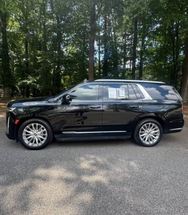 2021 Cadillac Escalade Premium Luxury - Image 3