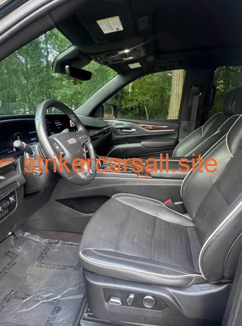 2021 Cadillac Escalade Premium Luxury - Image 2