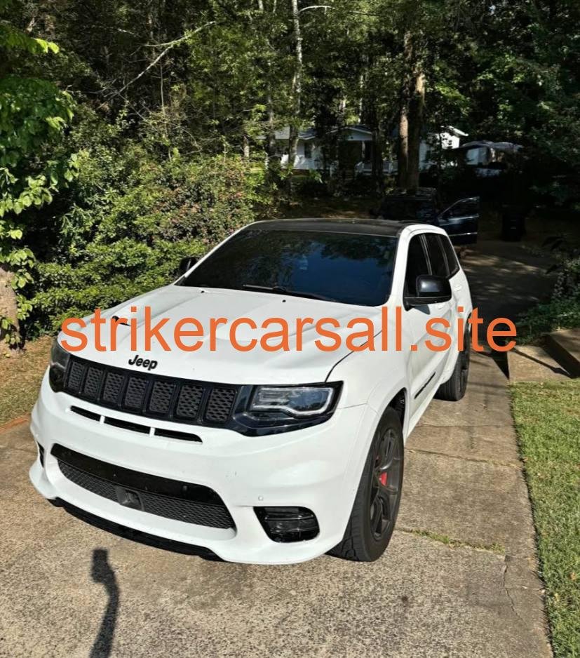 2019 Jeep Grand Cherokee 路 SRT - Image 3