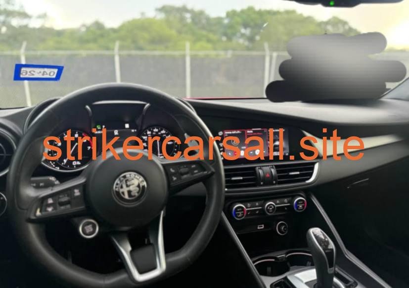 2022 Alfa Romeo Giulia - Image 5