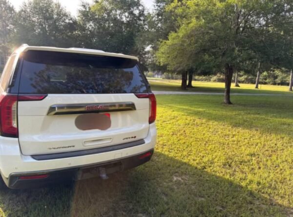 2024 GMC Yukon XL - Image 3