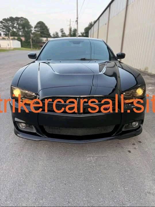 2012 Dodge Charger 路 SRT8 - Image 2