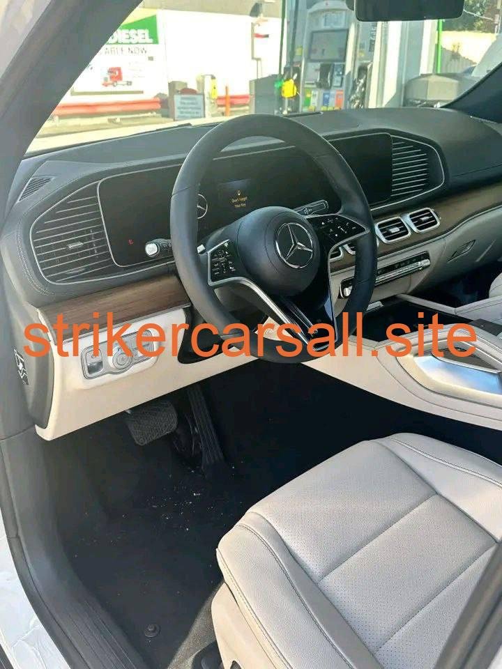 2024 Mercedes gls450 - Image 3