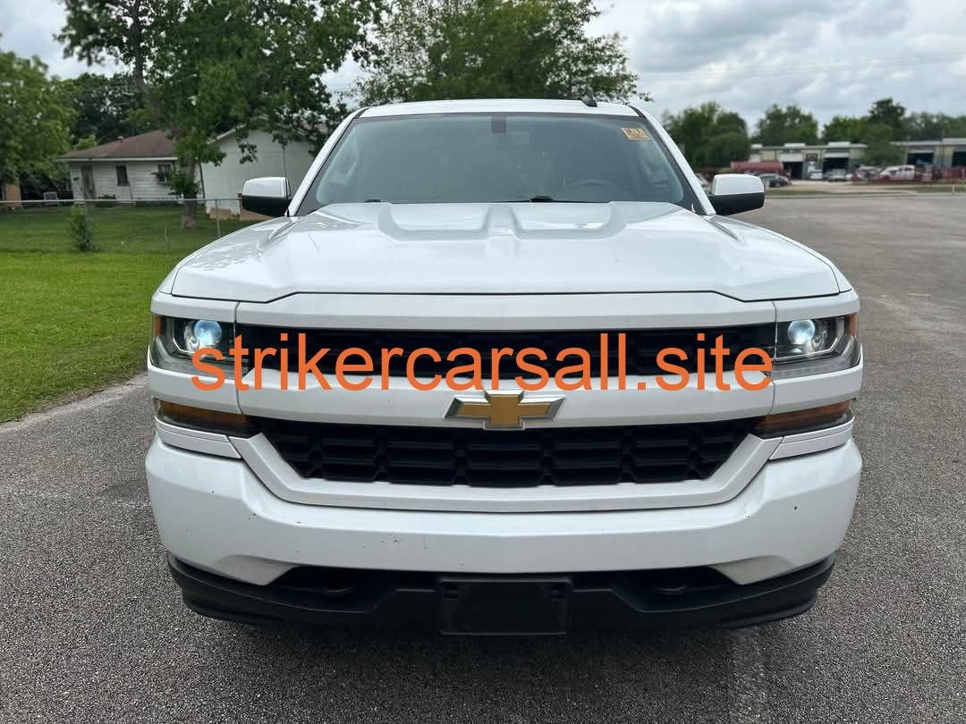 2018 Chevrolet Silverado - Image 3