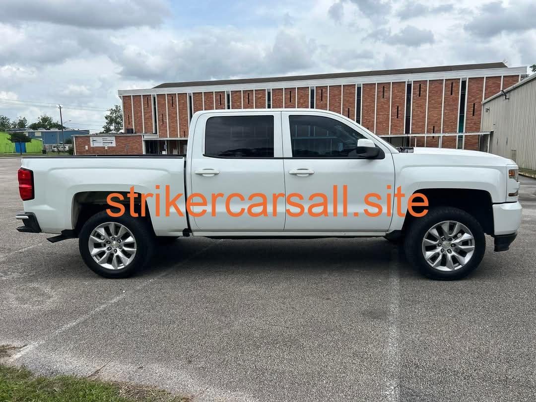 2018 Chevrolet Silverado - Image 6
