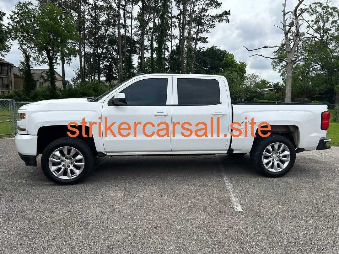 2018 Chevrolet Silverado - Image 4