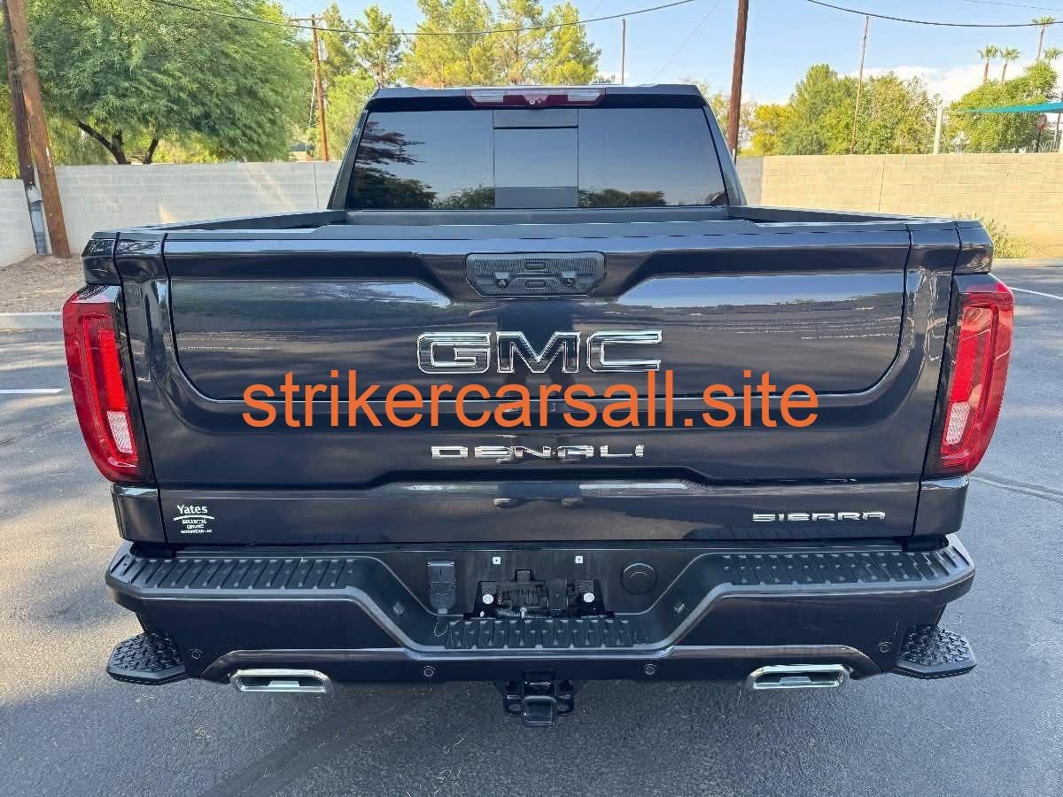 2023 Denali ULTIMATE - Image 8