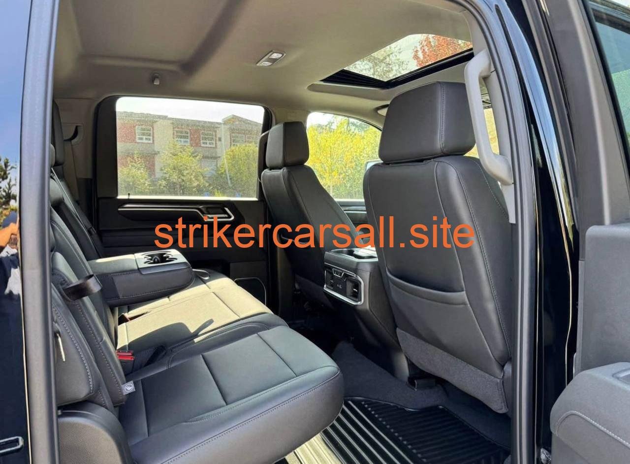 2025 Chevrolet Silverado 3500 Crew Cab - Image 6