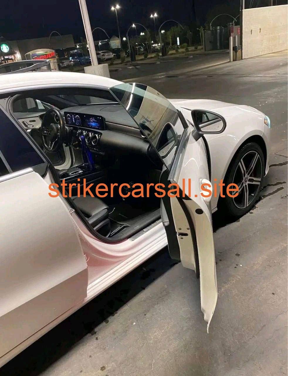 2020 Mercedes Benz CLA 250 4MATIC Coupe 4D - Image 3