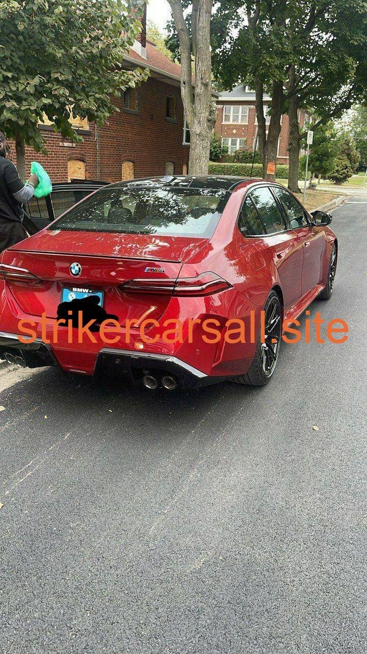 2026 BMW M5 π - Image 4