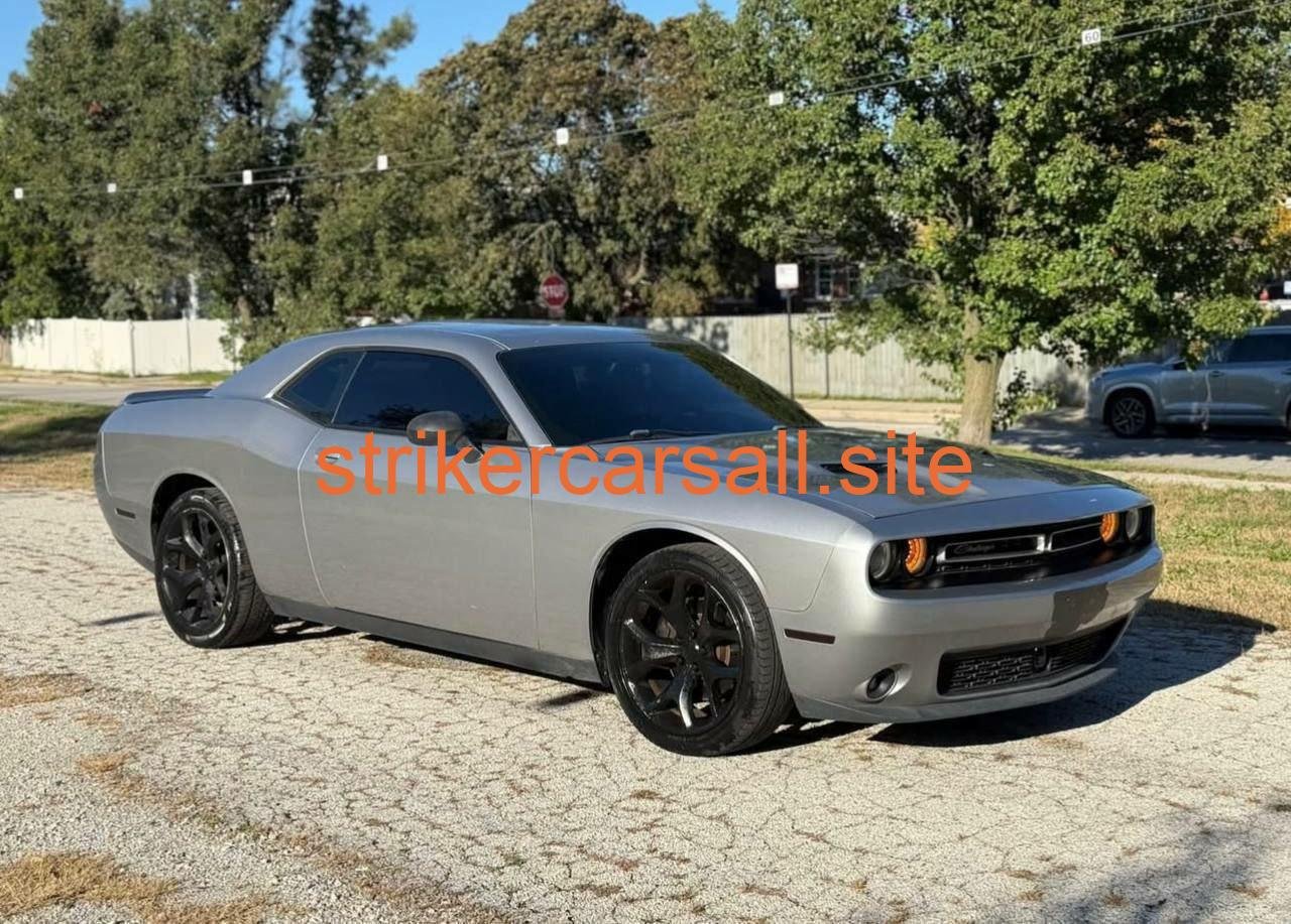 2015 Dodge Challenger Sxt - Image 3