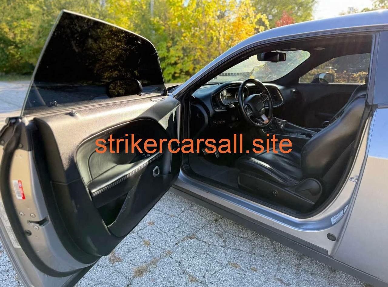 2015 Dodge Challenger Sxt - Image 6