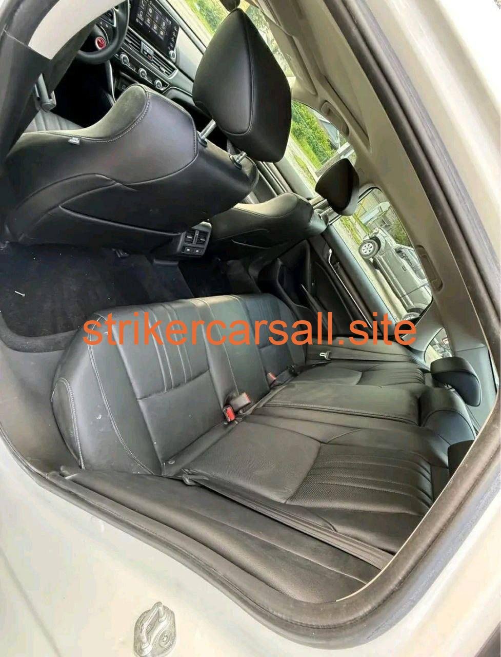 2022 Honda Accord Hybrid β’ EX-L w/Navigation - Image 6