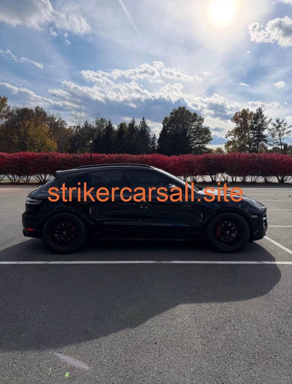 2021 Porsche Macan - Image 6