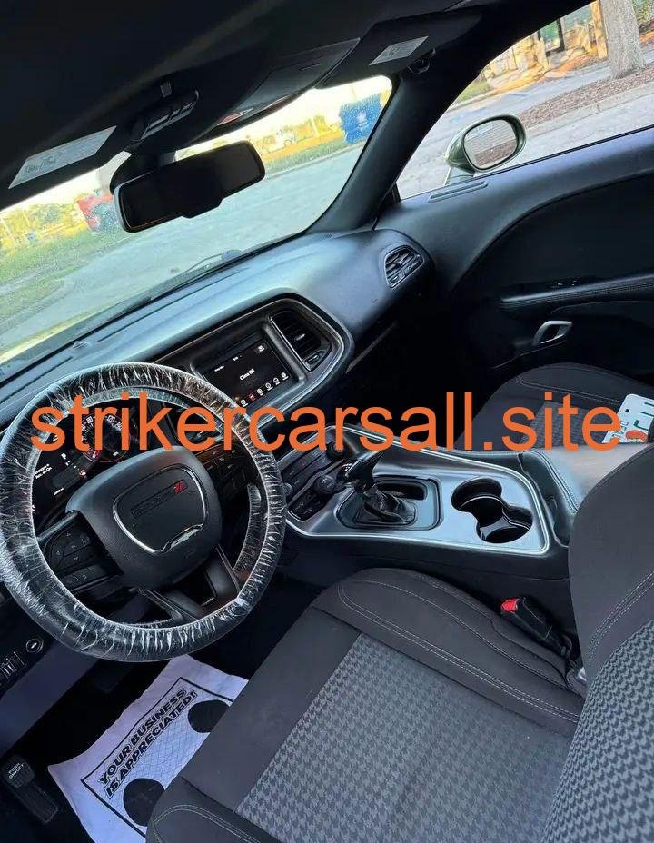 2022 Dodge Challenger 路 SXT Coupe 2D - Image 3