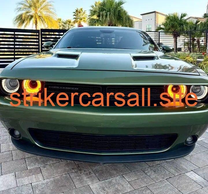 2022 Dodge Challenger 路 SXT Coupe 2D - Image 4