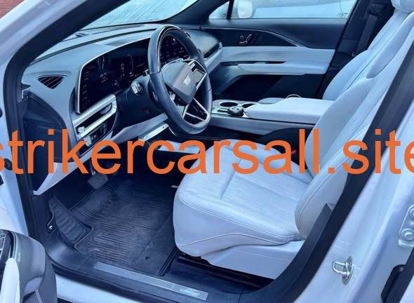 2024 Cadillac Lyriq - Image 5