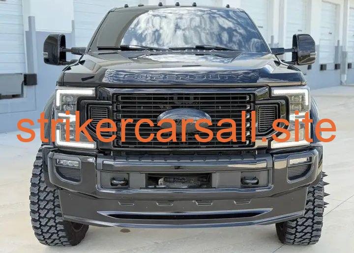 2017 Ford F450 Super Duty Crew Cab 路 Platinum Pickup 4D 8 ft - Image 4