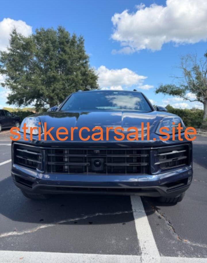 2024 Porsche Cayenne - Image 2