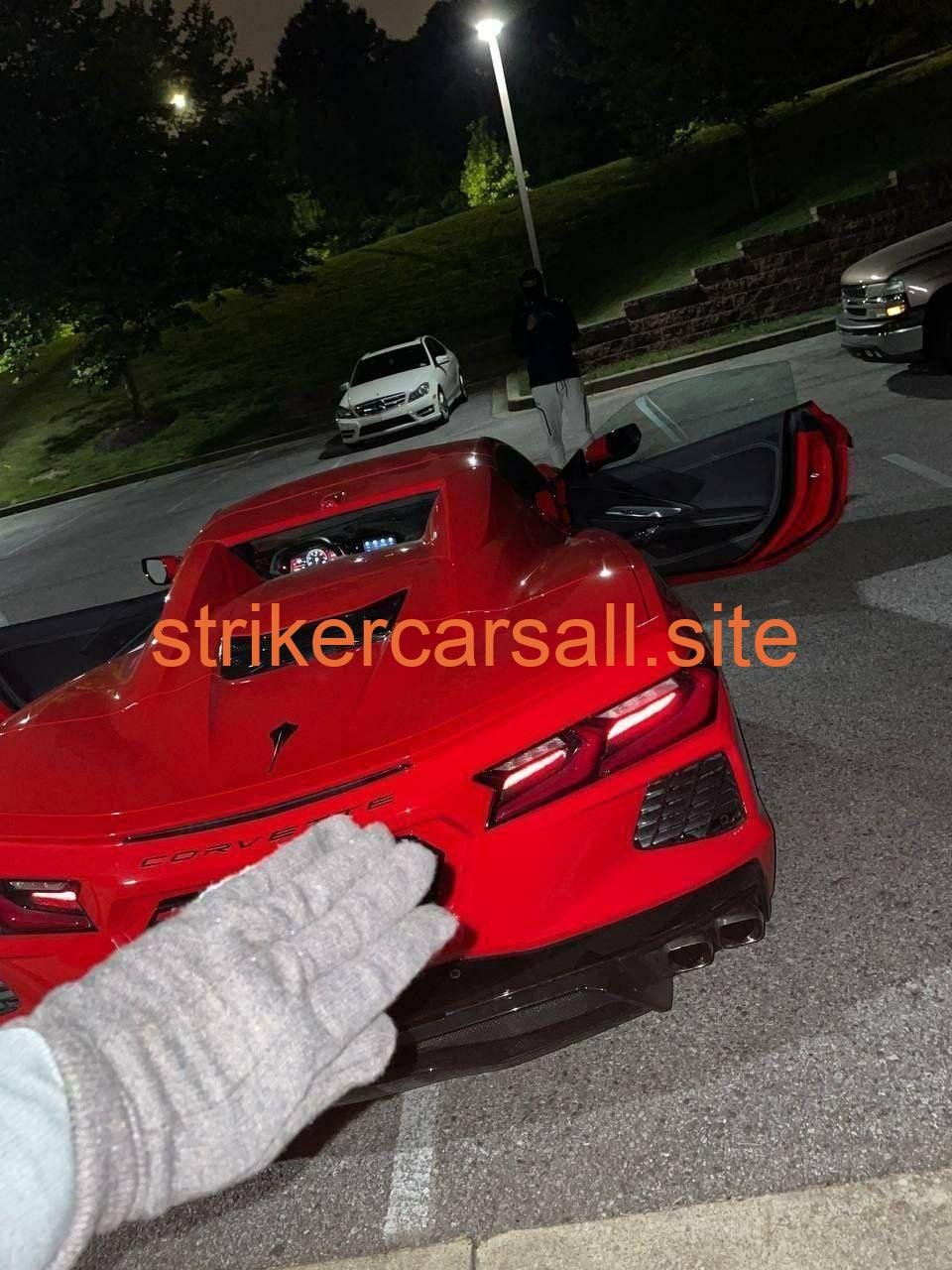 2021 C8 convertible - Image 3