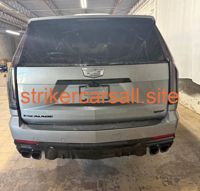 2026 Cadillac Escalade V - Image 5