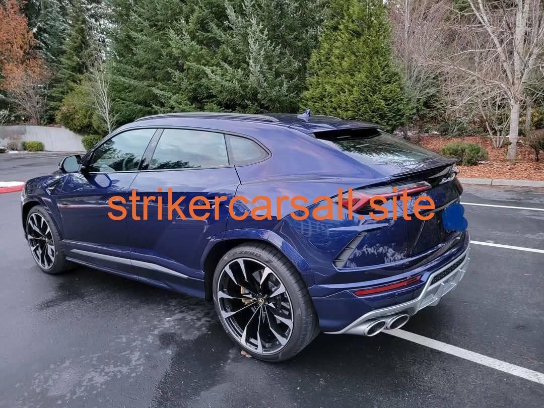 2022 Lamborghini urus - Image 3