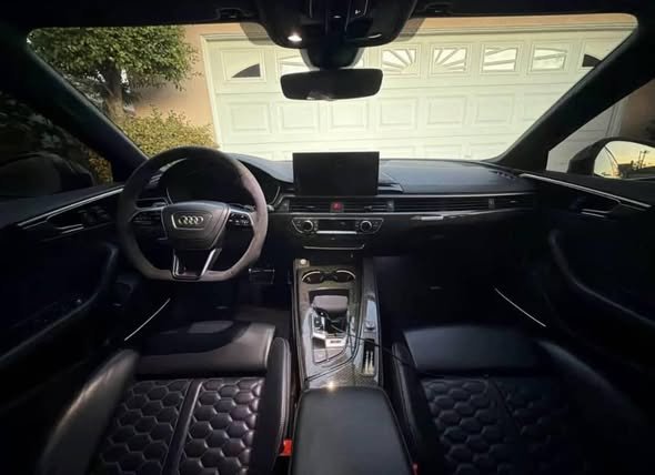 2022 Audi RS 5 - Image 3