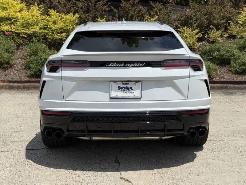 2022 Lamborghini Urus - Image 8
